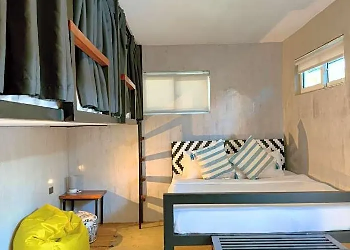People Bantayan Island Hotell *